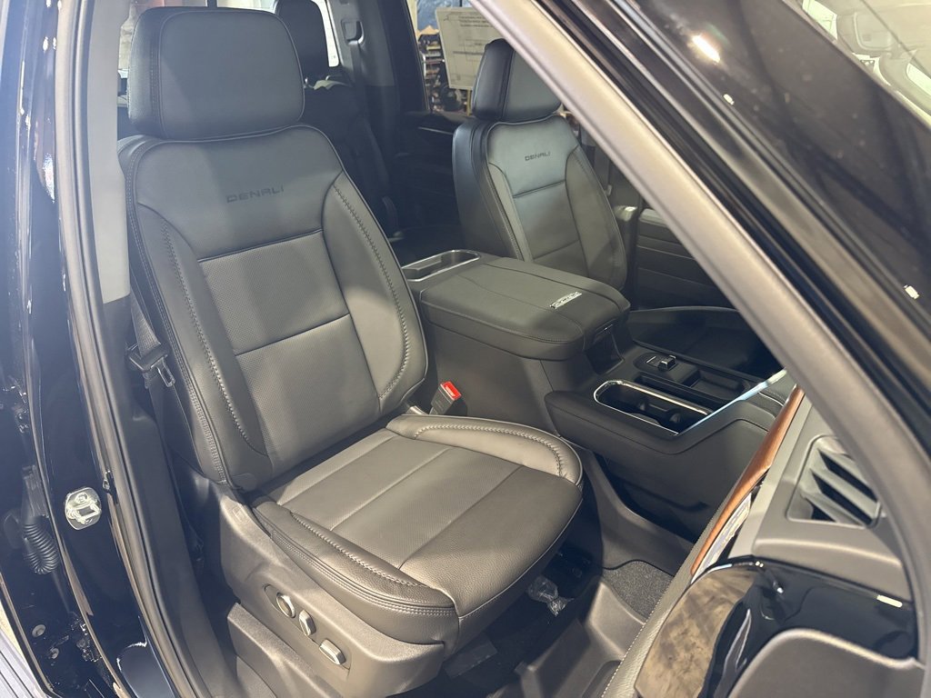 New 2025 GMC Sierra 2500 Denali w/ Denali Reserve Package image 41