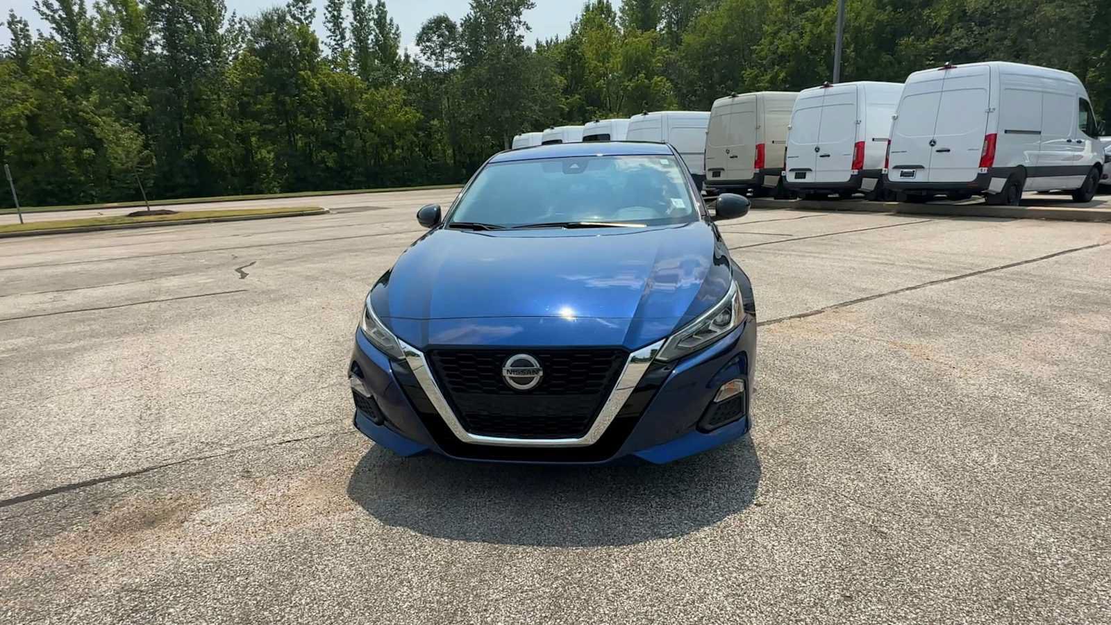 Used 2022 Nissan Altima 2.5 SR FWD image 3