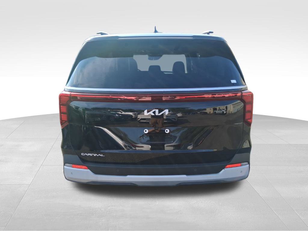 Certified 2026 Kia Carnival EX FWD image 7