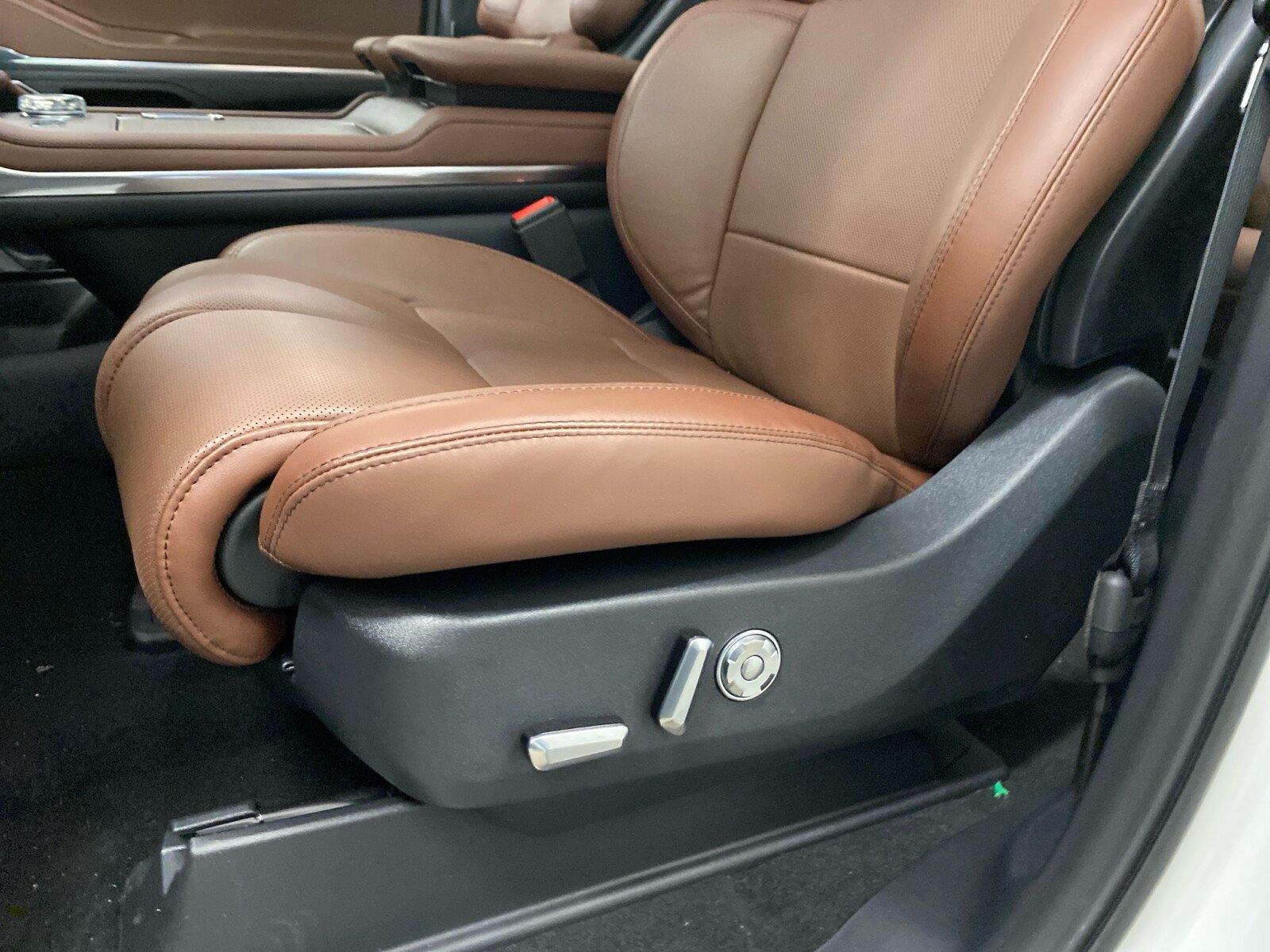 New 2026 Lincoln Navigator Reserve AWD/4WD image 21