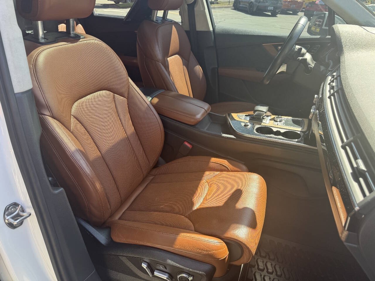 Used 2017 Audi Q7 3.0T Prestige w/ Prestige Package AWD/4WD image 28