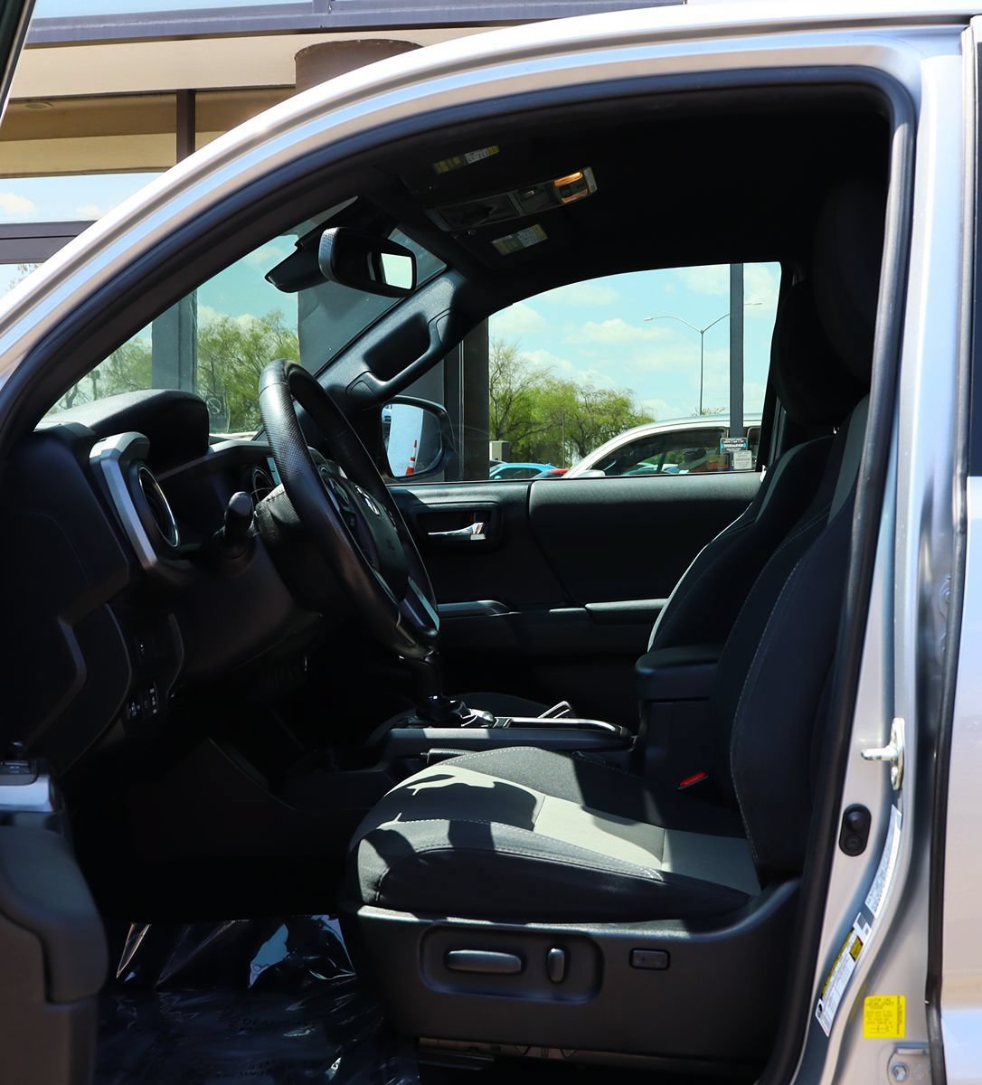 Used 2021 Toyota Tacoma TRD Off-Road w/ Technology Package AWD/4WD image 37