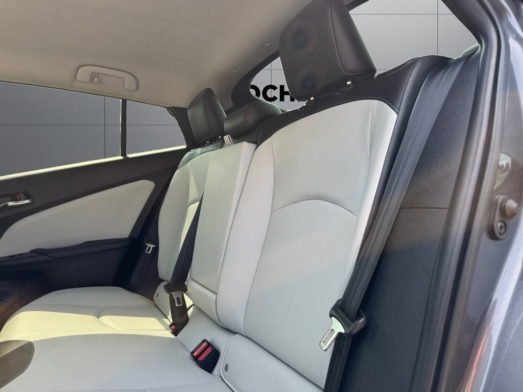 Used 2022 Toyota Prius XLE w/ Advanced Technology Package AWD/4WD image 18