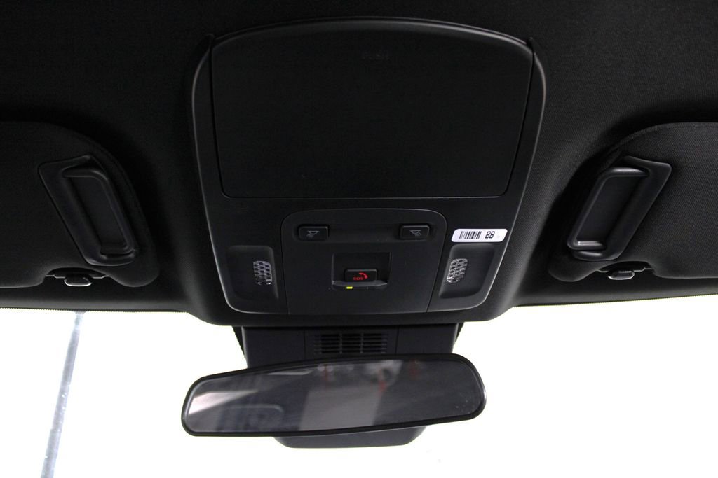 Used 2025 Toyota Camry SE image 26