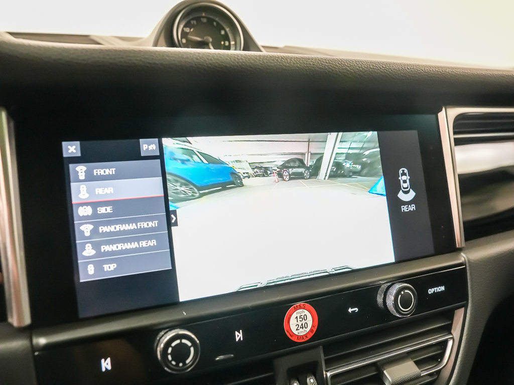 Certified 2024 Porsche Macan AWD/4WD image 29