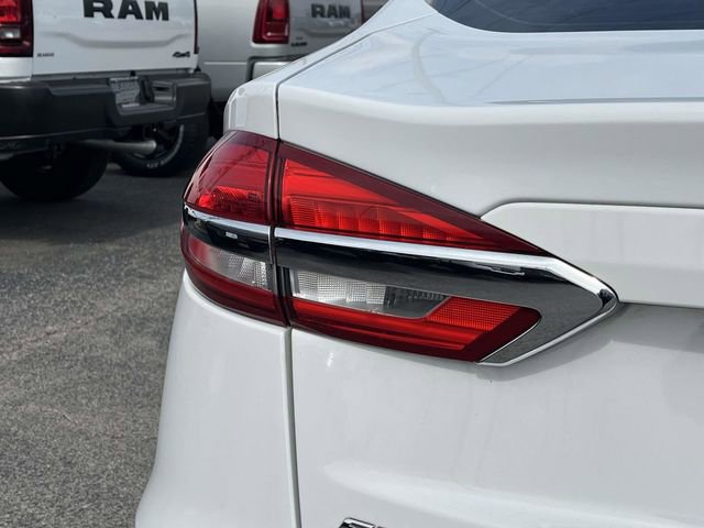 Used 2019 Ford Fusion SE image 10