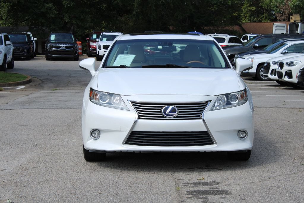 Used 2014 Lexus ES 300h w/ Luxury Package w/Bamboo Trim FWD image 2