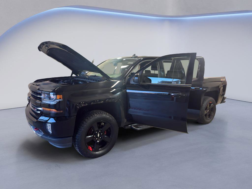 Used 2017 Chevrolet Silverado 1500 LT w/ Redline Edition image 9