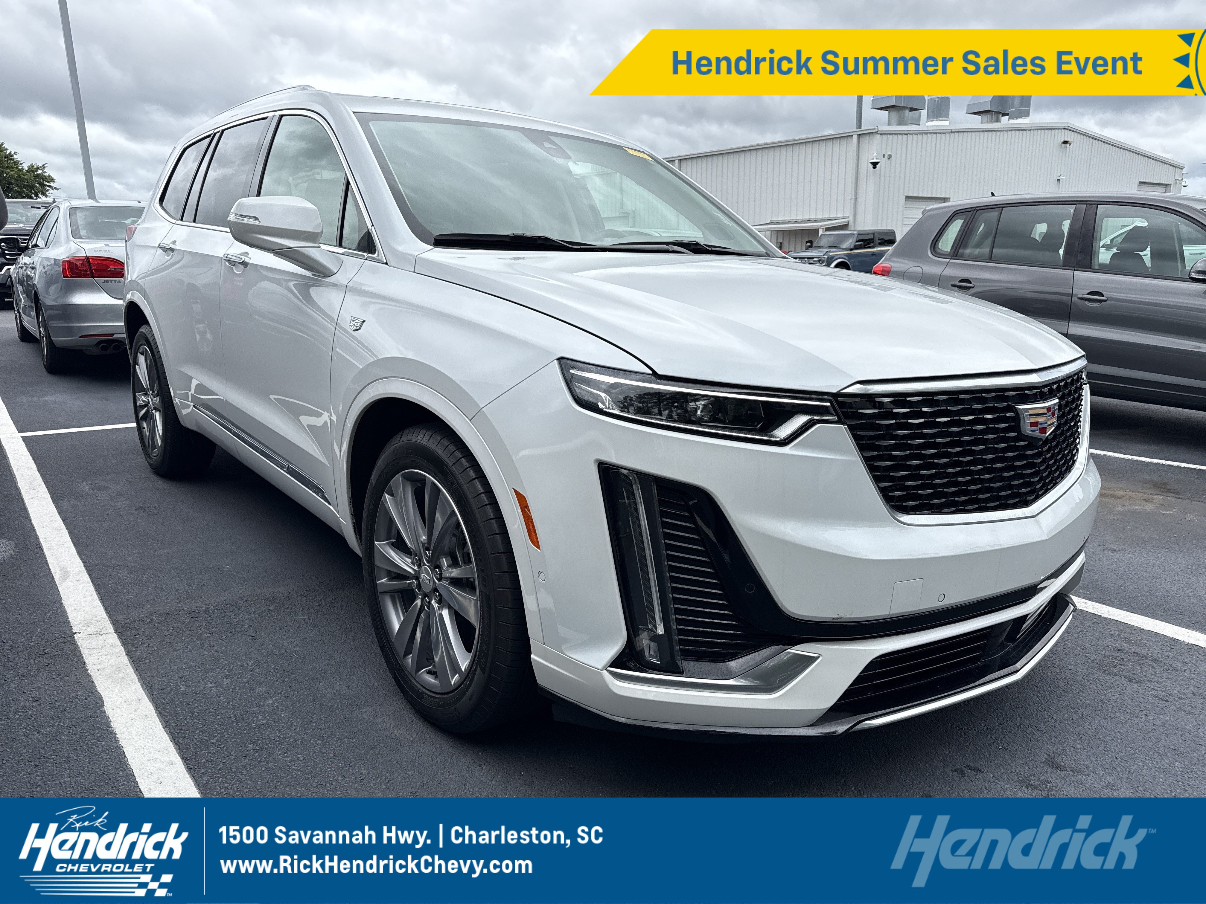 Used 2025 Cadillac XT6 Premium Luxury w/ Technology Package AWD/4WD image 1
