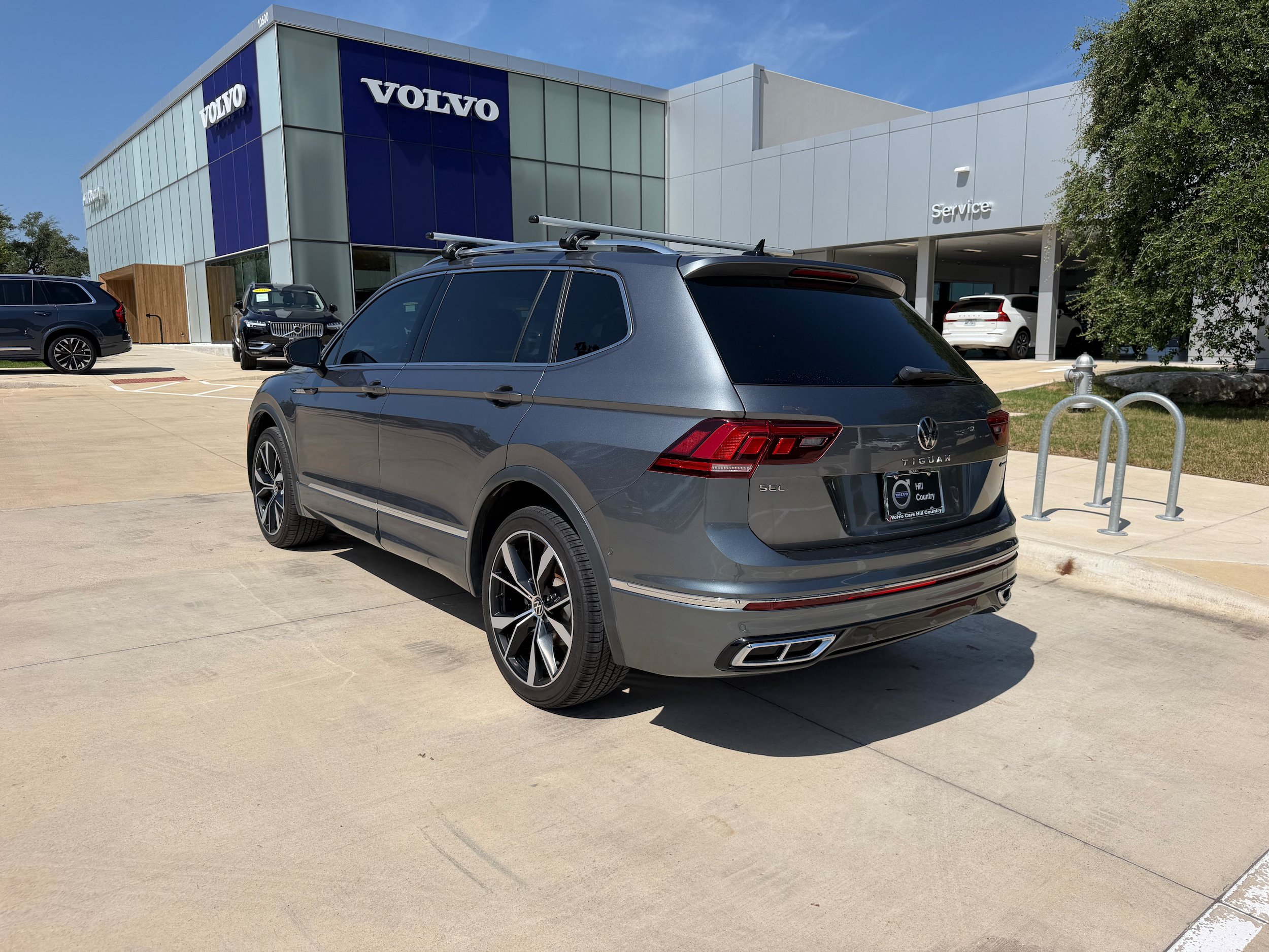 Used 2022 Volkswagen Tiguan SEL R-Line AWD/4WD image 4