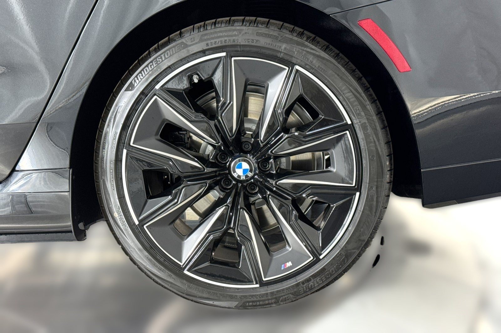 New 2026 BMW 750e xDrive w/ Premium Package AWD/4WD image 13