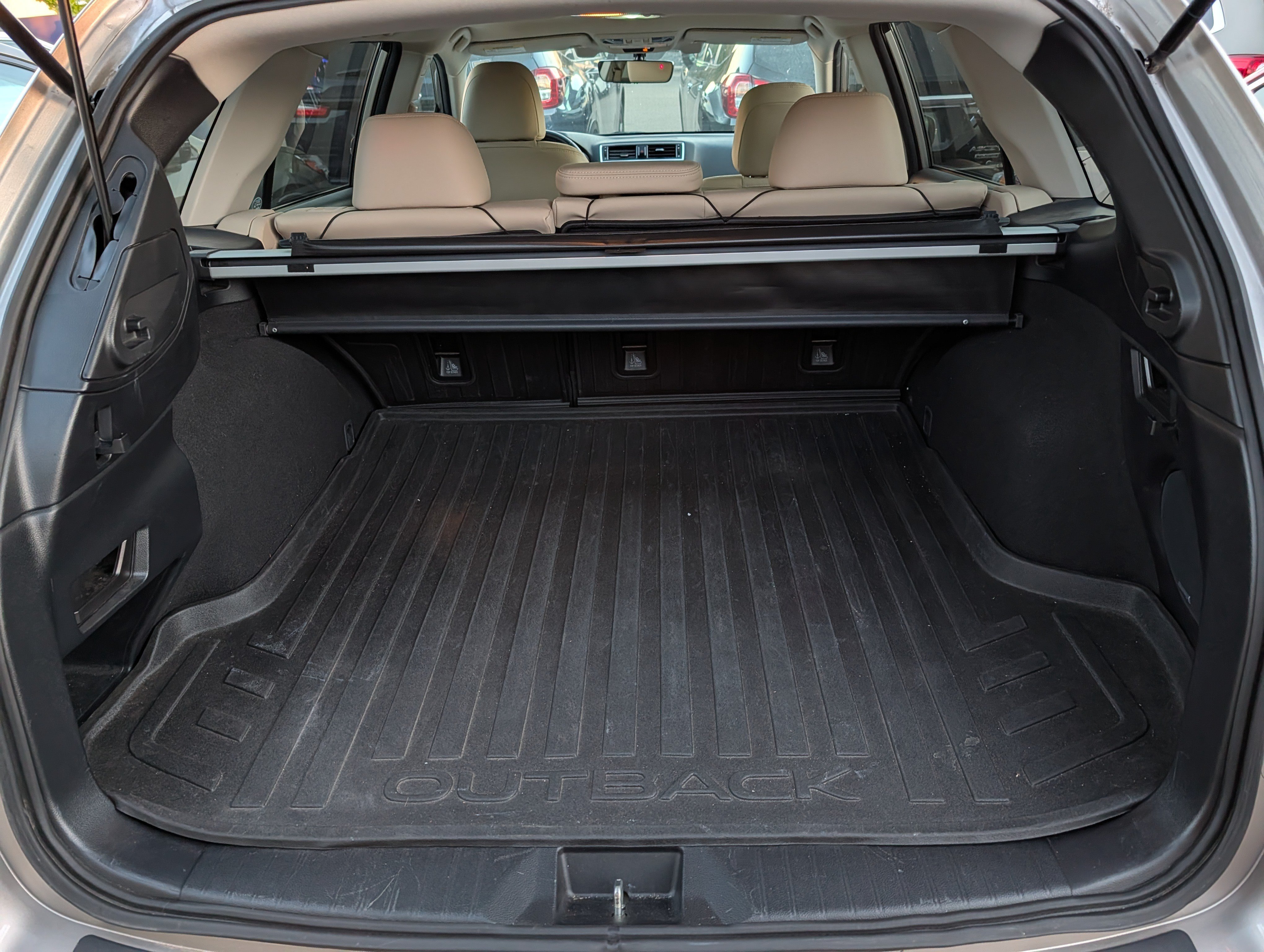 Used 2018 Subaru Outback 3.6R Limited AWD/4WD image 18