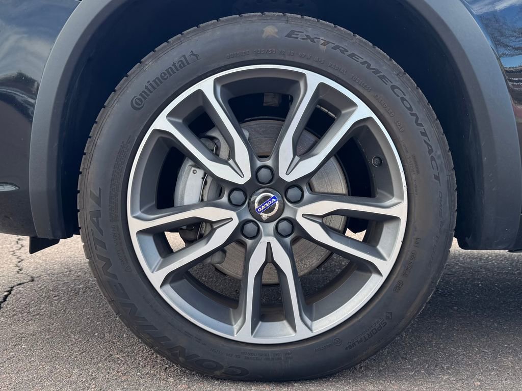 Used 2018 Volvo V60 T5 Cross Country image 12