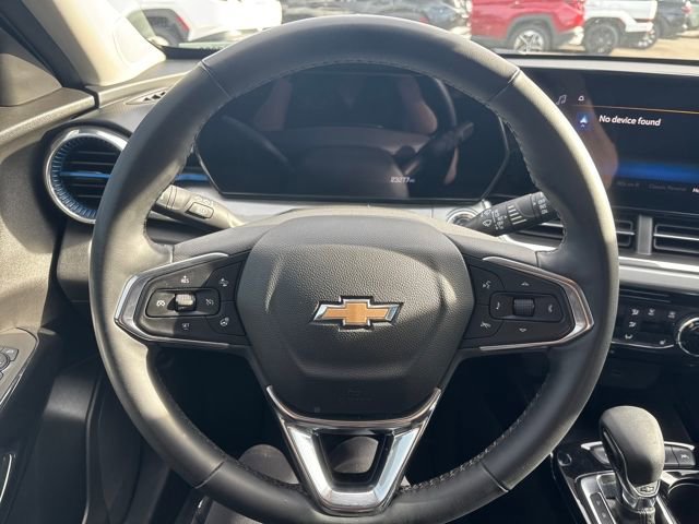 Used 2025 Chevrolet Trax LT w/ Driver Confidence Package image 17