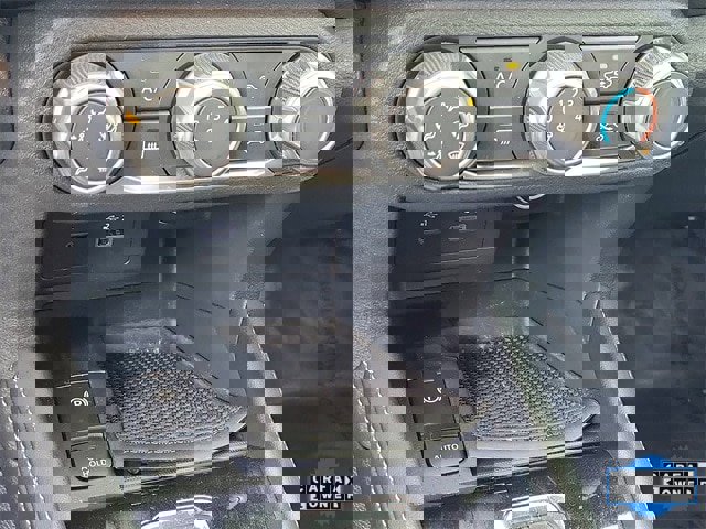 Certified 2024 Nissan Kicks SV image 17