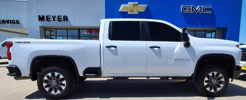 Used 2021 Chevrolet Silverado 2500 Custom w/ Custom Value Package AWD/4WD image 1