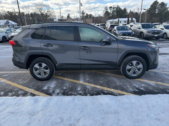 Used 2022 Toyota RAV4 XLE image 4