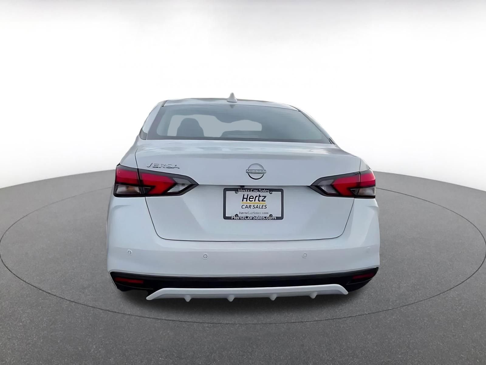 Used 2025 Nissan Versa SV image 12