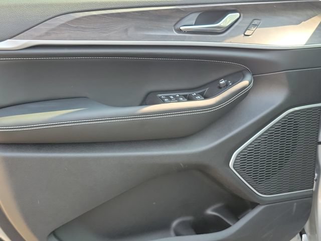 New 2026 Jeep Grand Cherokee L Limited AWD/4WD image 15