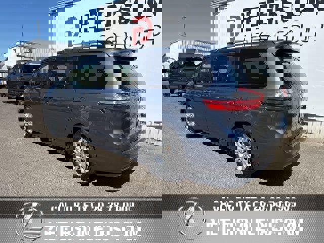 Used 2016 Toyota Sienna XLE w/ XLE Navigation Package image 6