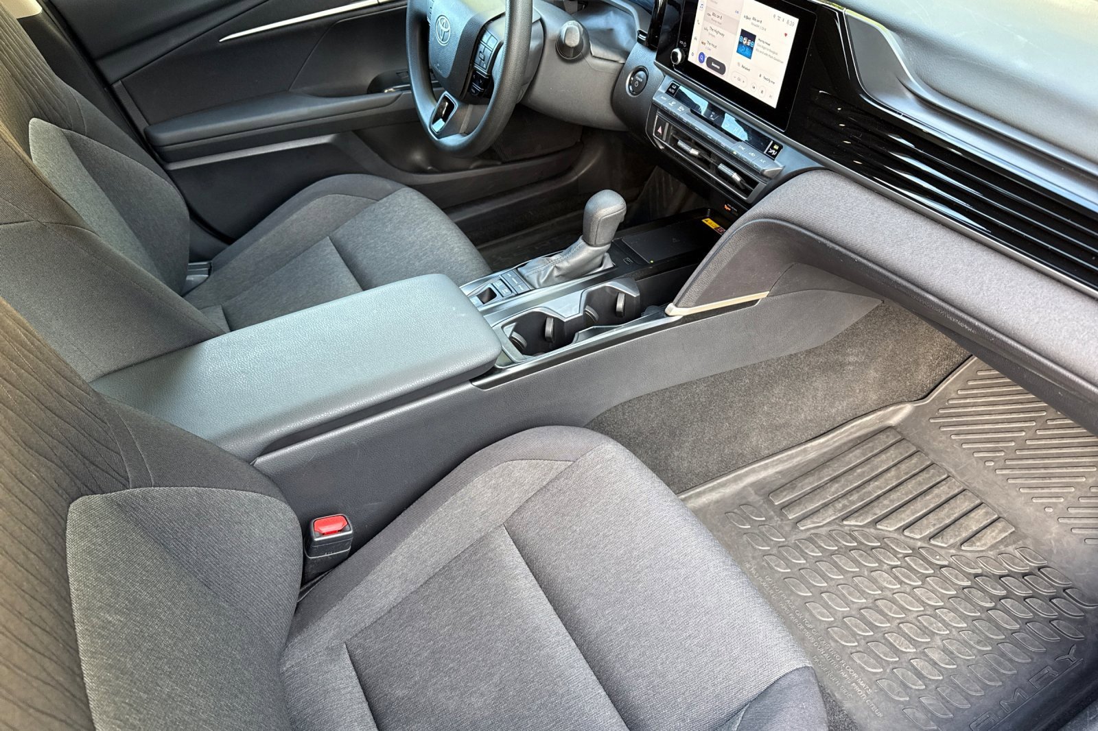 Used 2025 Toyota Camry LE image 18