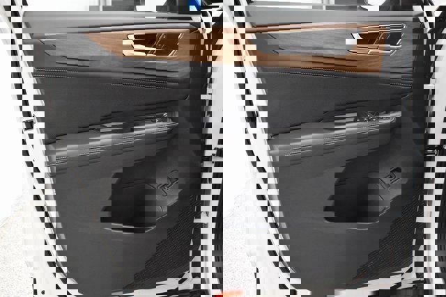 Used 2025 Volkswagen Atlas SE image 22