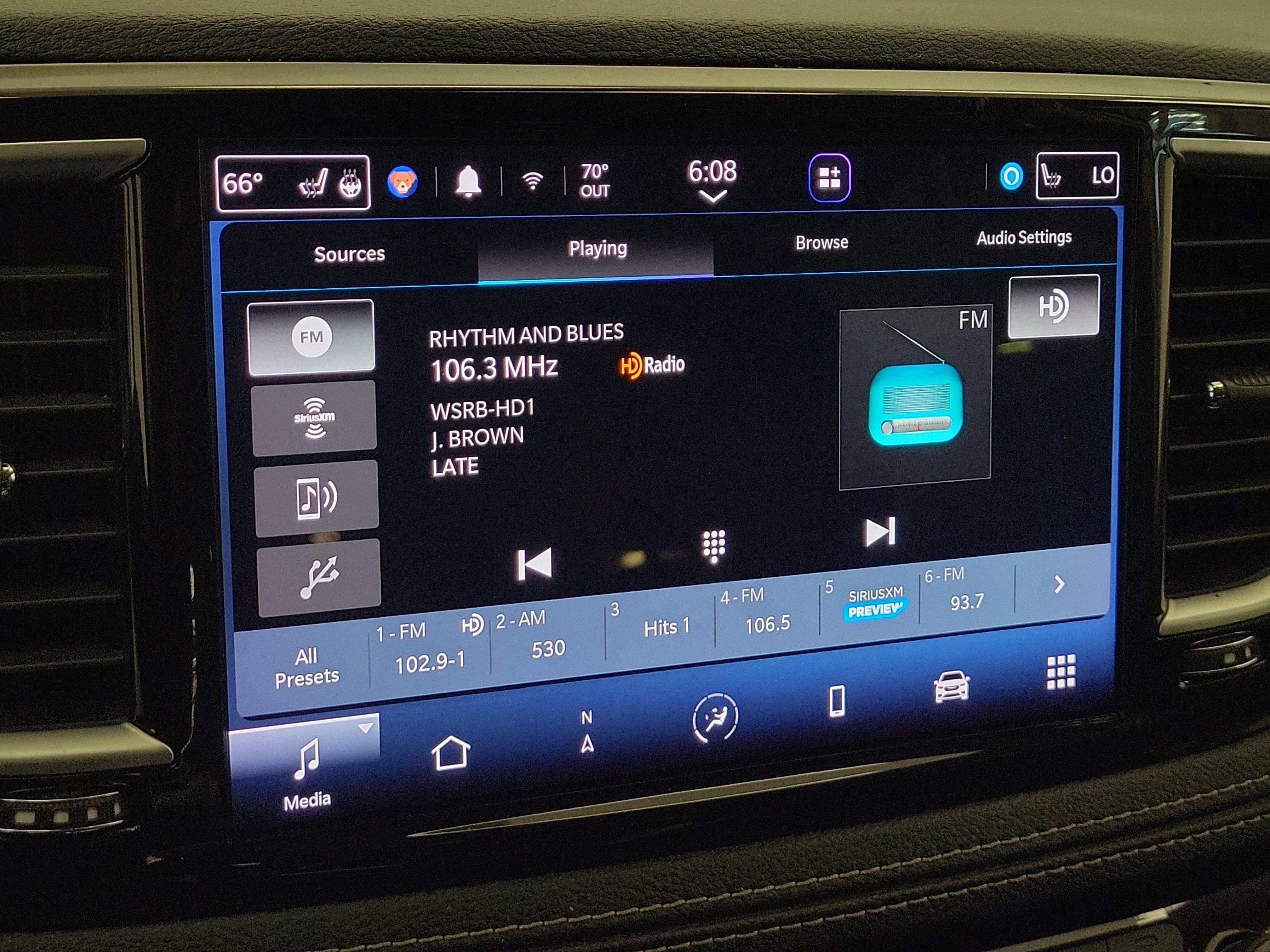 Used 2023 Chrysler Pacifica Limited FWD image 17
