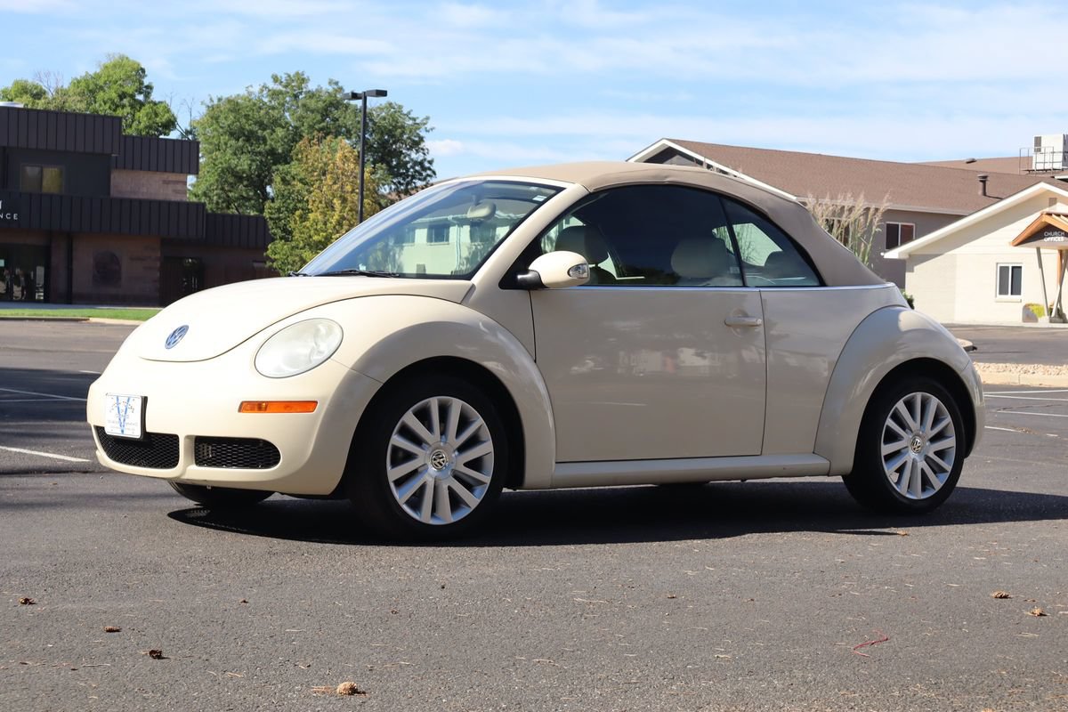 Used 2008 Volkswagen Beetle SE FWD image 24
