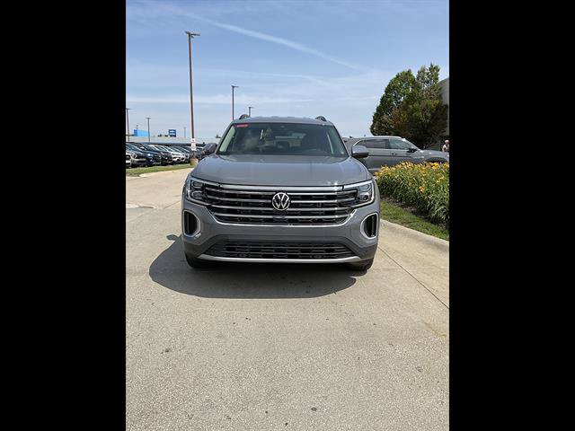 New 2026 Volkswagen Atlas SE AWD/4WD image 2