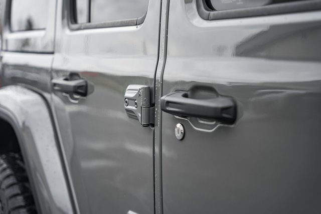 Used 2018 Jeep Wrangler Unlimited Sahara w/ Dual Top Group image 16