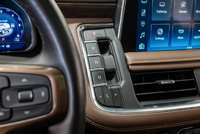 Used 2024 Chevrolet Tahoe High Country w/ Advanced Technology Package AWD/4WD image 21
