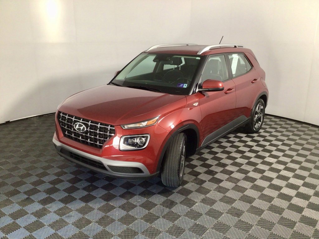 Used 2023 Hyundai Venue Limited w/ Cargo Package image 9