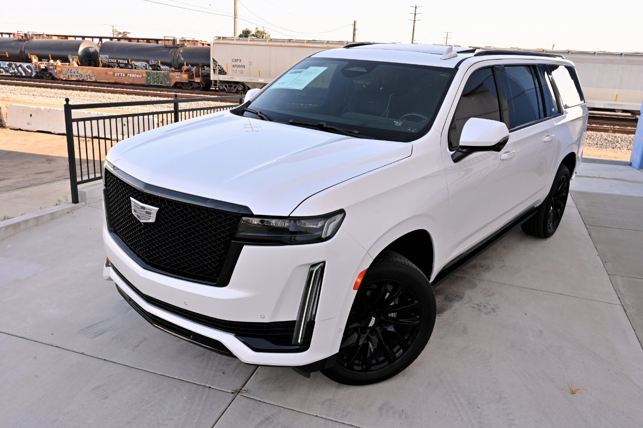 Used 2021 Cadillac Escalade ESV Sport w/ Driver Assist Tech Package RWD image 53