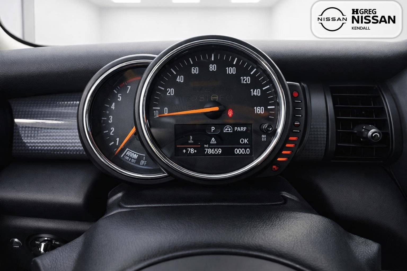 Used 2017 MINI Cooper 4-Door Hardtop image 10