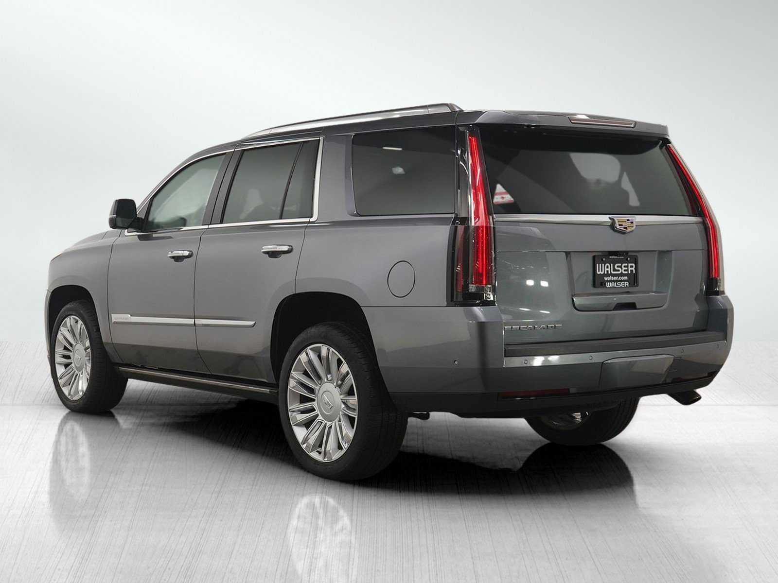 Used 2019 Cadillac Escalade Platinum AWD/4WD image 3