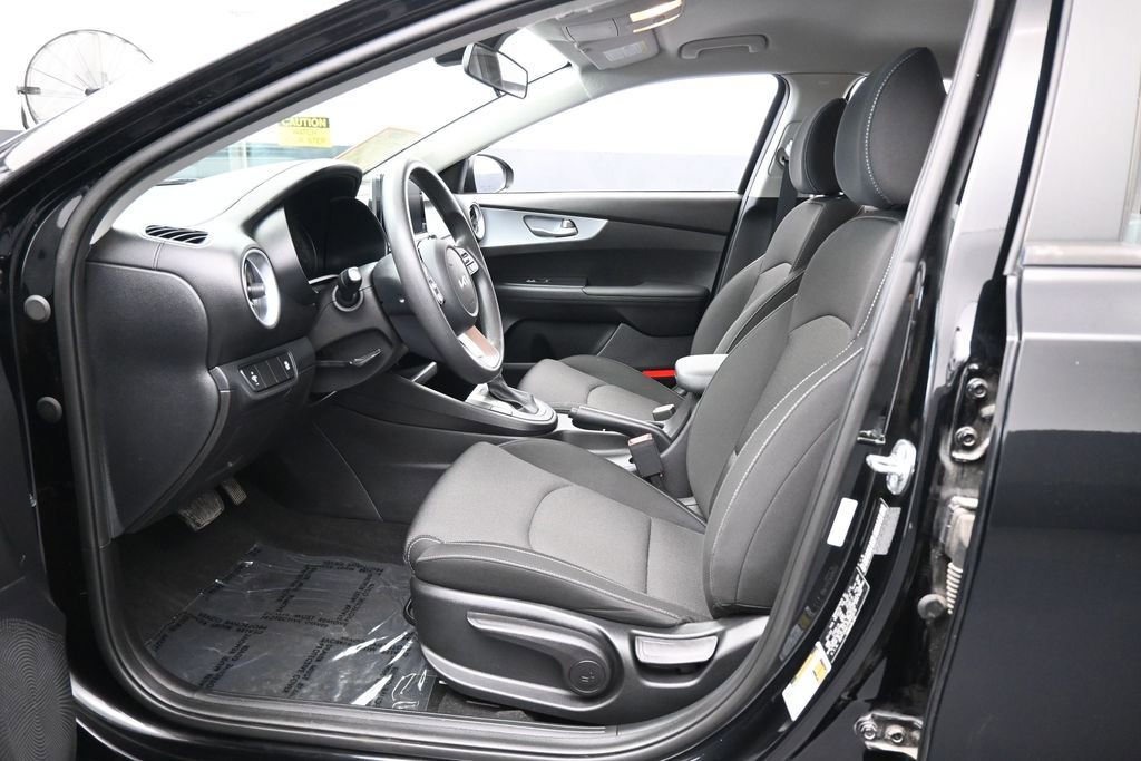 Used 2023 Kia Forte LXS FWD image 11