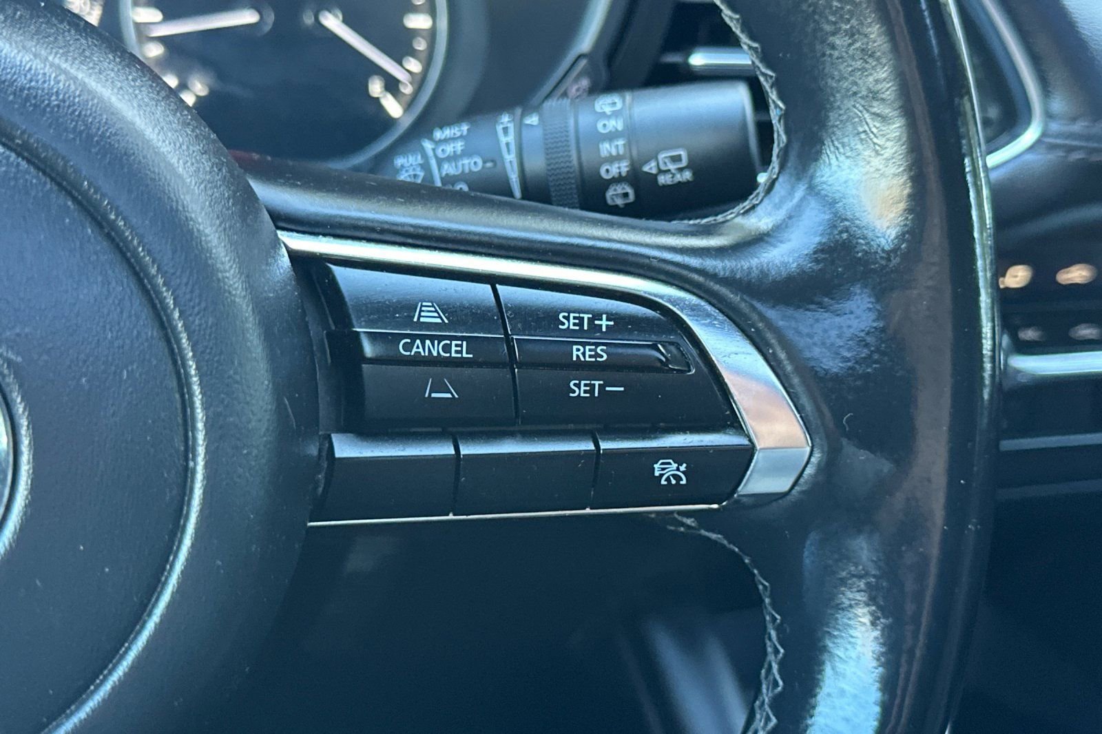 Used 2025 MAZDA MAZDA3 2.5 S Hatchback w/ Premium Pkg image 38