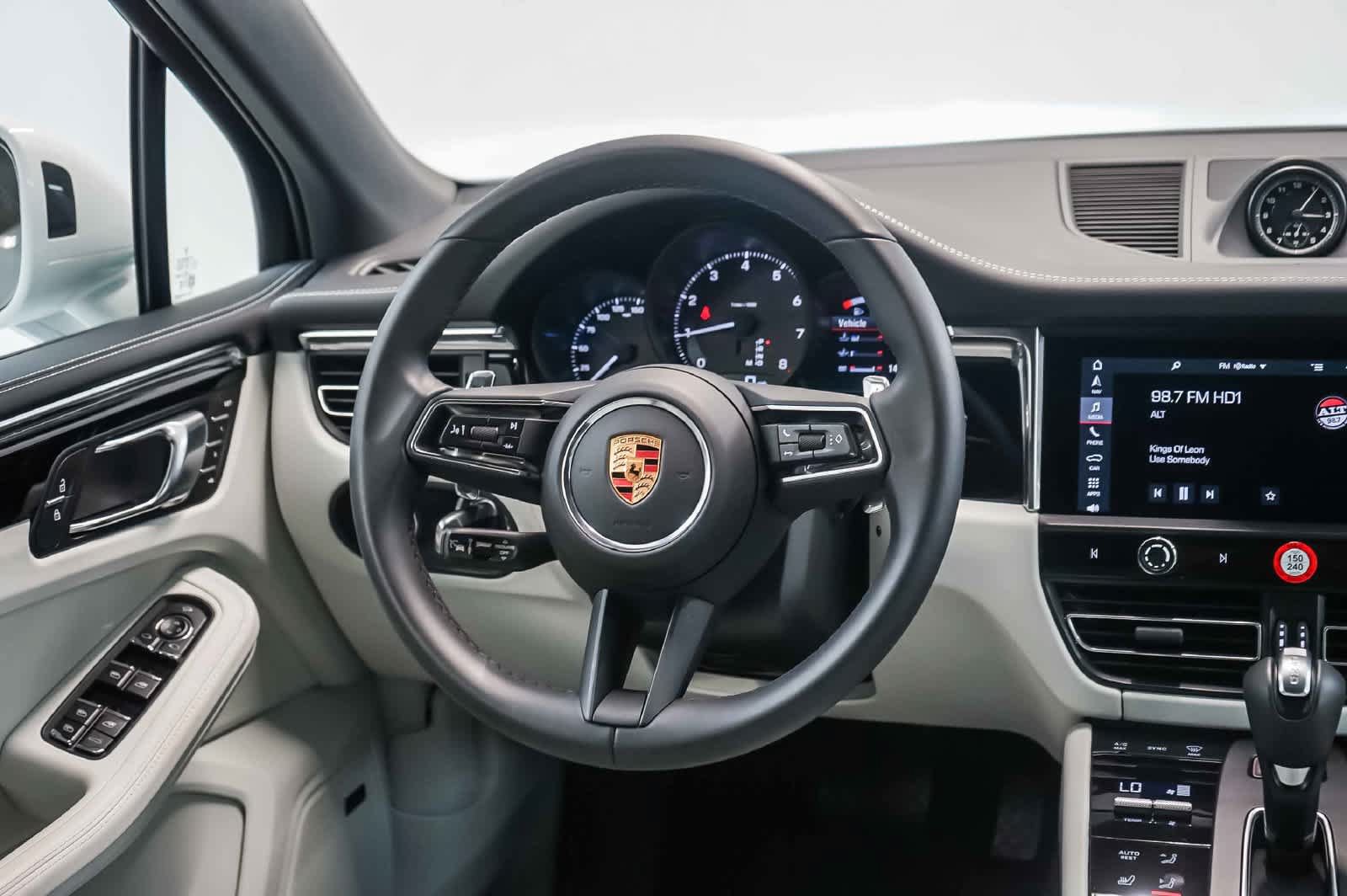 Certified 2026 Porsche Macan AWD/4WD image 21