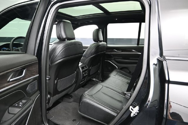 Used 2026 Jeep Grand Cherokee Limited AWD/4WD image 20
