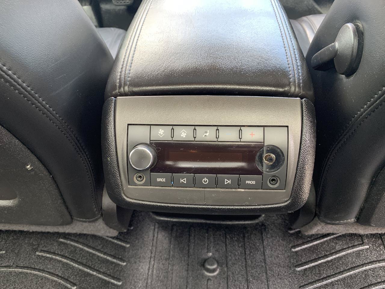 Used 2011 GMC Acadia SLT FWD image 39