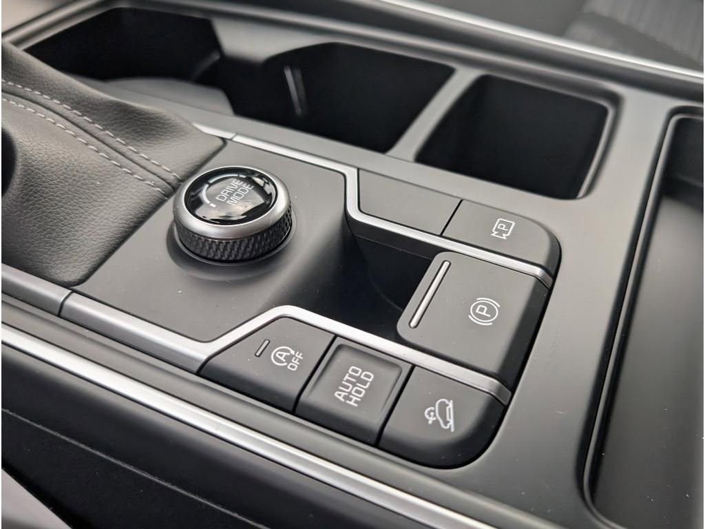 New 2025 Kia Sorento LX image 24