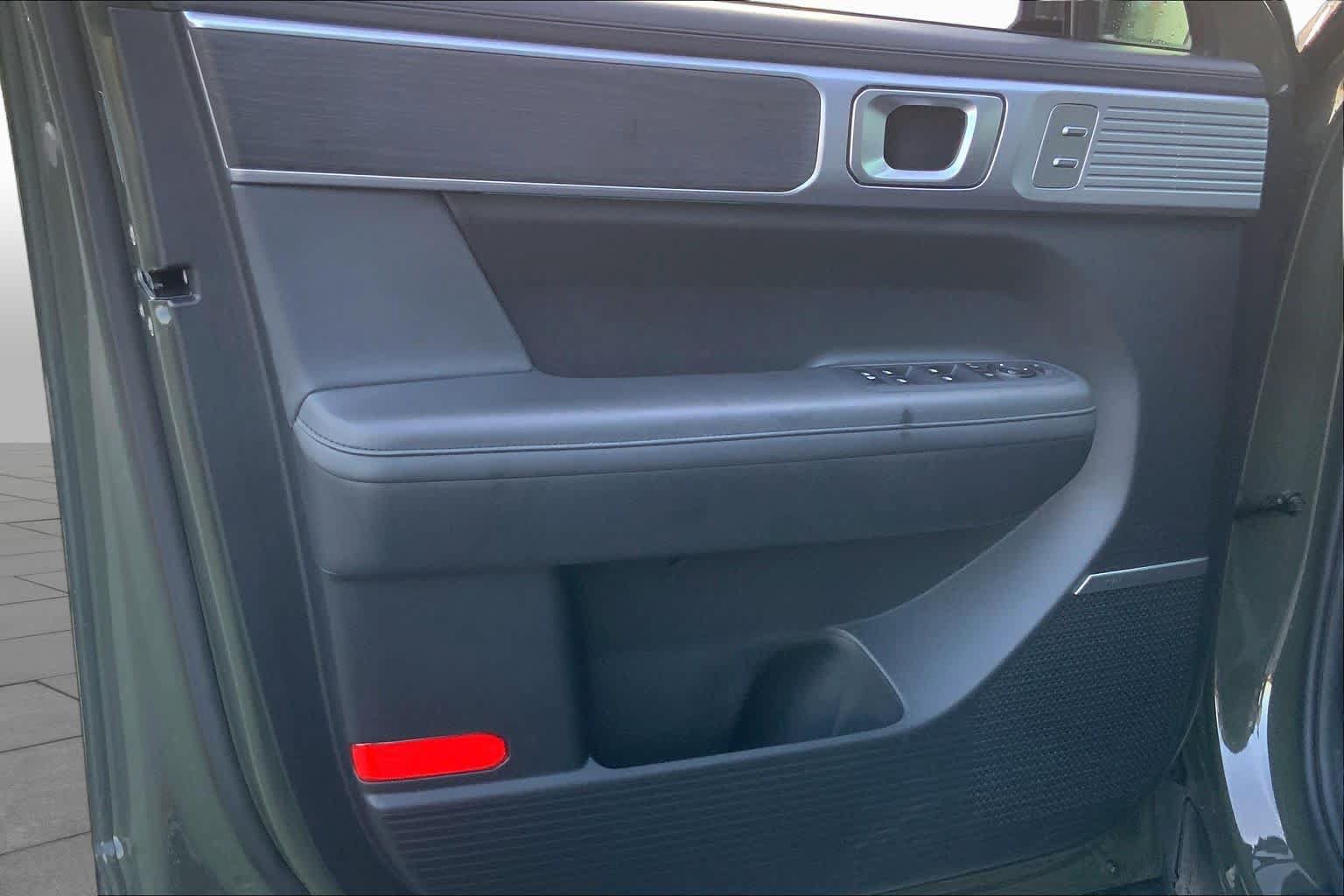 Used 2024 Hyundai Santa Fe Limited FWD image 21