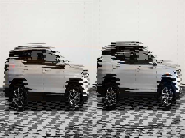 Used 2022 GMC Terrain SLT image 2