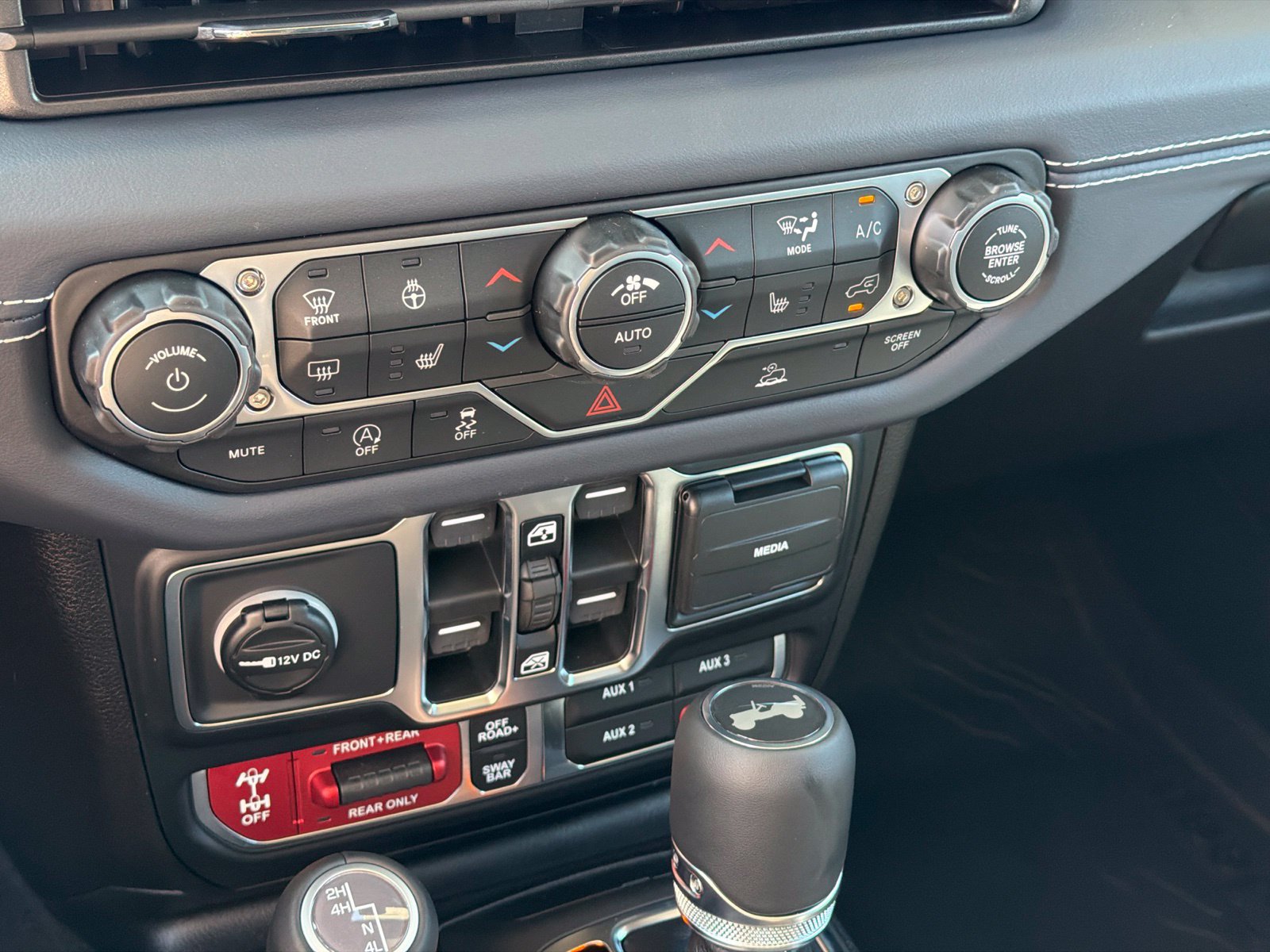 New 2026 Jeep Wrangler Unlimited Rubicon AWD/4WD image 25