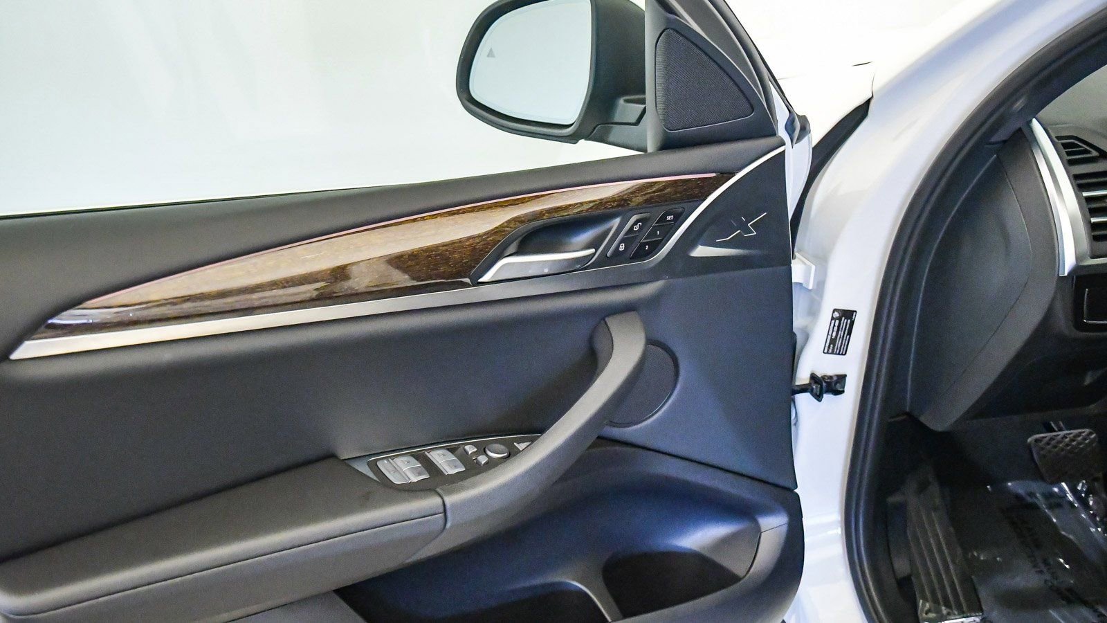 Certified 2023 BMW X4 xDrive30i w/ Convenience Package image 24