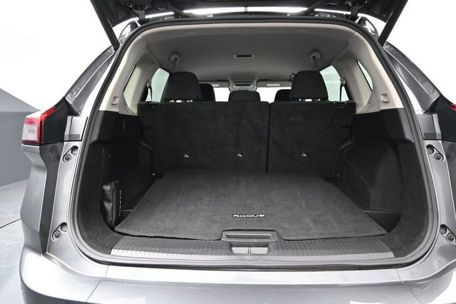 Used 2025 Nissan Rogue SV AWD/4WD image 18