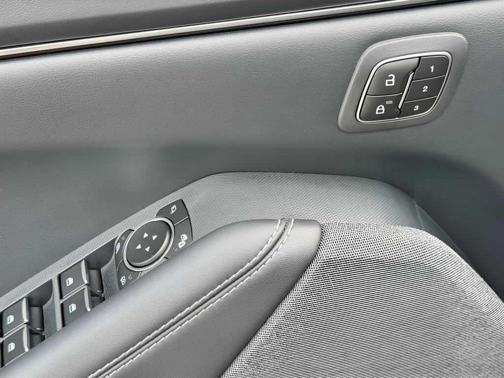 Used 2023 Ford Mustang Mach-E Premium RWD image 28