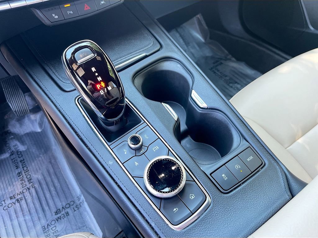 Used 2024 Cadillac XT4 Luxury w/ Cold Weather Package image 17