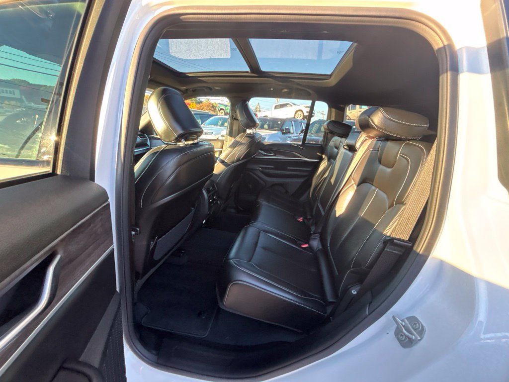 Certified 2025 Jeep Grand Cherokee Limited AWD/4WD image 20
