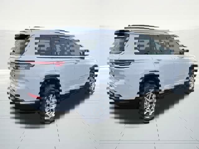 New 2025 Jeep Grand Cherokee L Laredo image 5